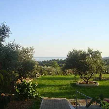 Elpida Appartement *