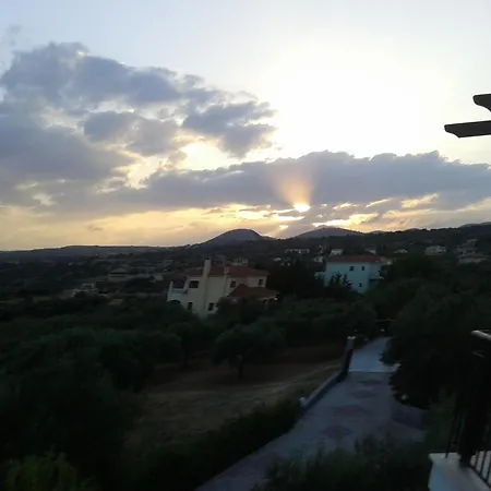 Elpida Appartement *